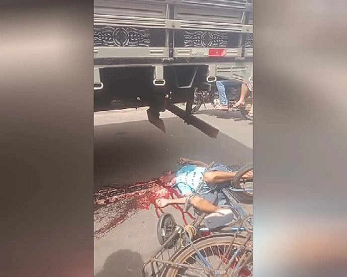 Truck crushes cyclist's head
