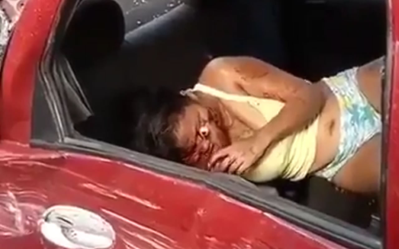 Ebony accident de voiture