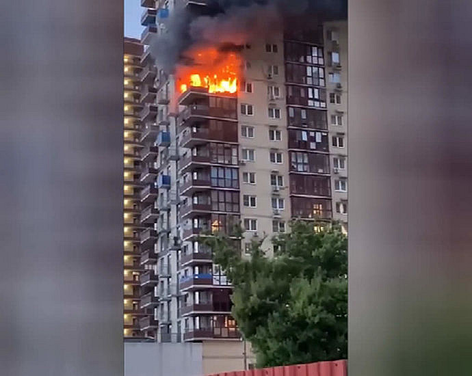 Jumping out of windows during a fire