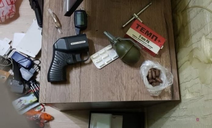 Pistol "Osa", grenade and ammunition