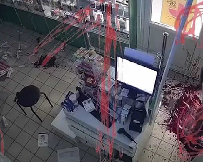 Thief mortally wounds himself while robbing a pharmacy
