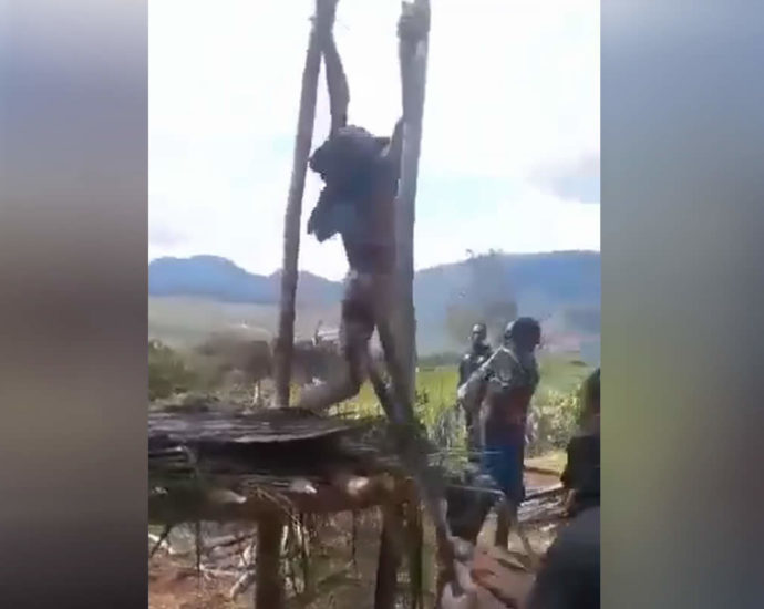 Execution crucifixion video