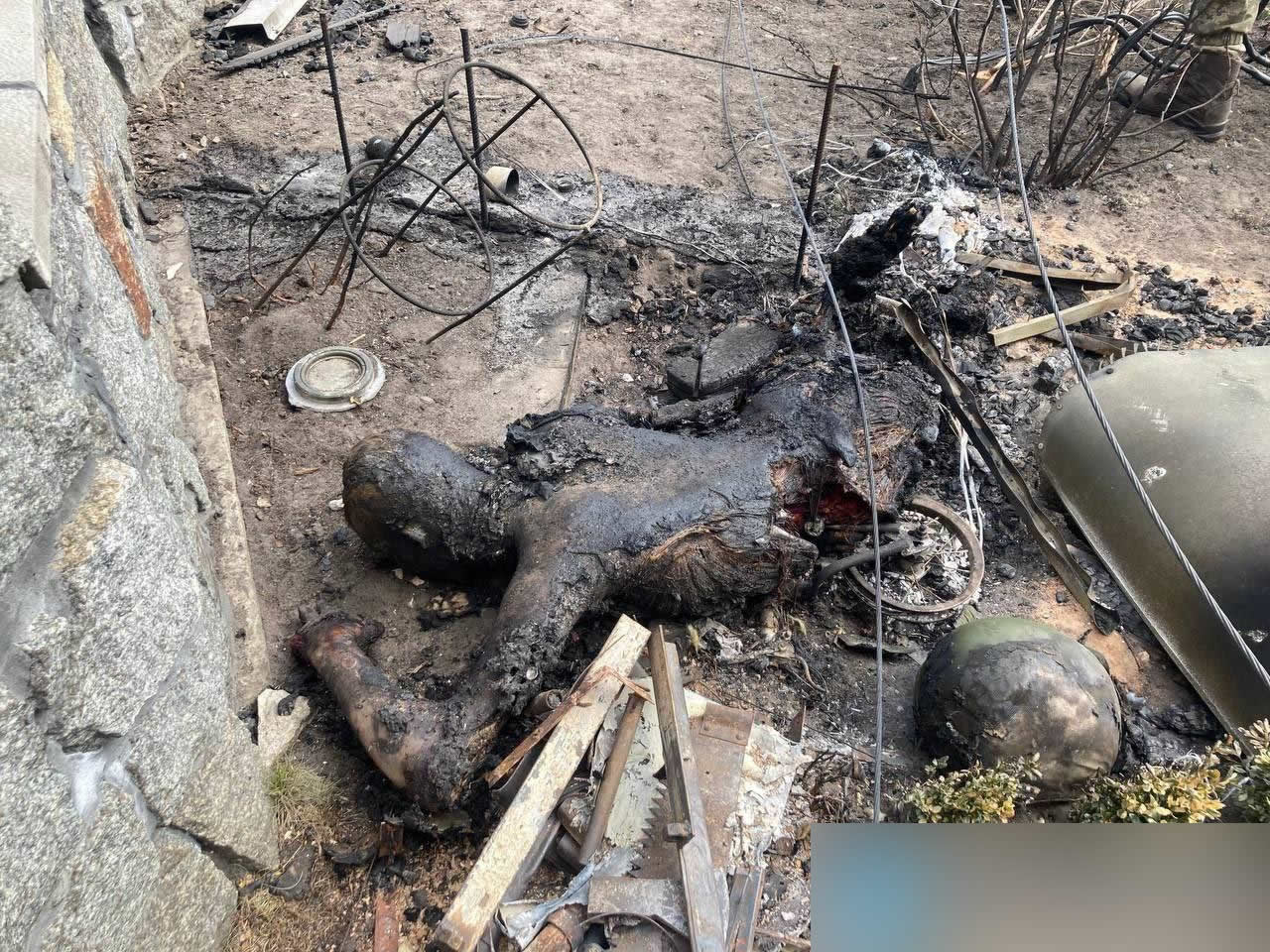 Burnt corpse of a Russian soldier
