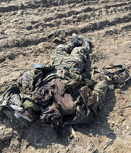 Corpse in the form of the Russian Army without a head
