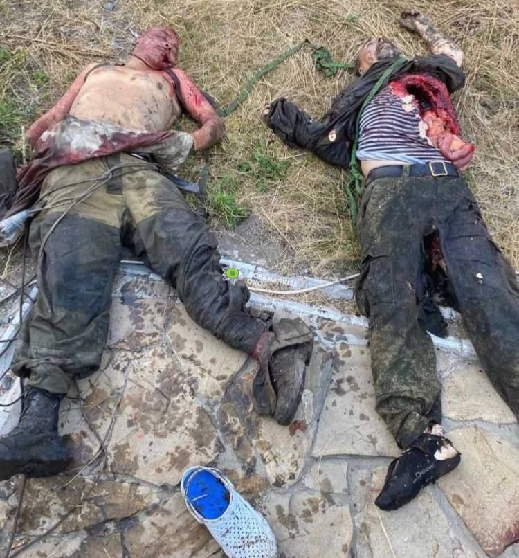 Corpses of Russian paratroopers